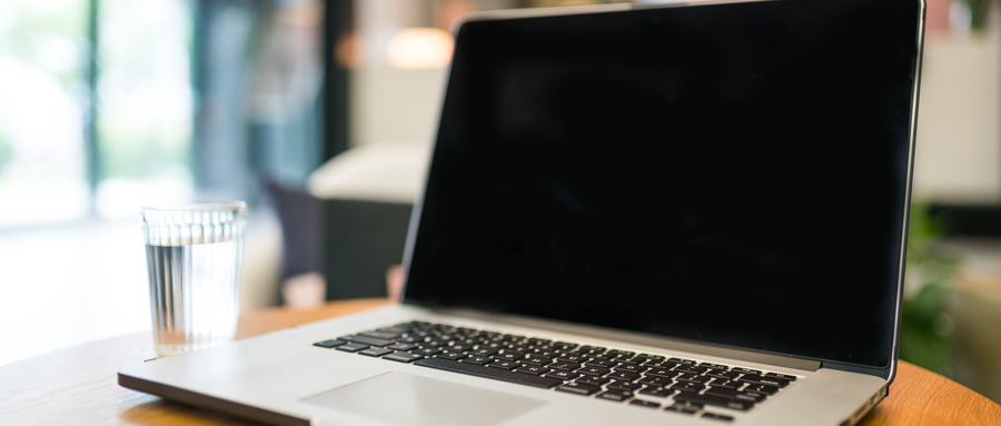 1660640133697819.jpg 摄图网_500460266_wx_电脑商务办公室(非企业商用).jpg