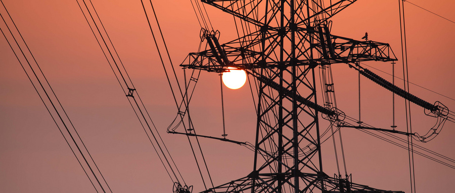 摄图网_500747958_wx_日落下的电力铁塔（非企业商用）.jpg